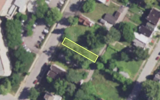 Aerial view of 2522 WHITTIER ST — vacant lot, St. Louis with approximate parcel outline
