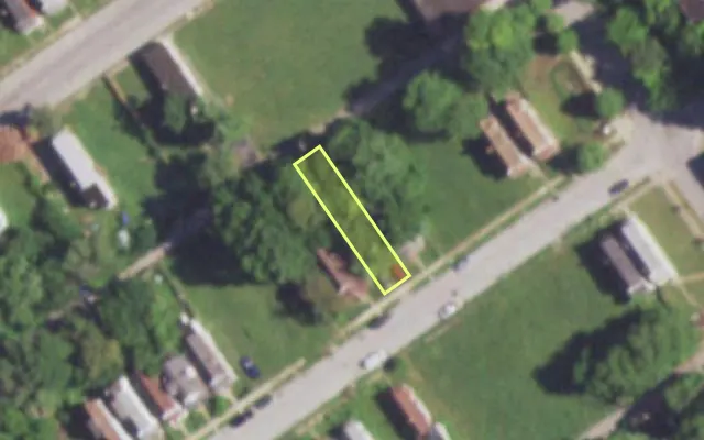 Aerial view of 5079 GERALDINE AV — vacant lot, St. Louis with approximate parcel outline