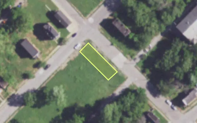 Aerial view of 2136 E COLLEGE AV — vacant lot, St. Louis with approximate parcel outline