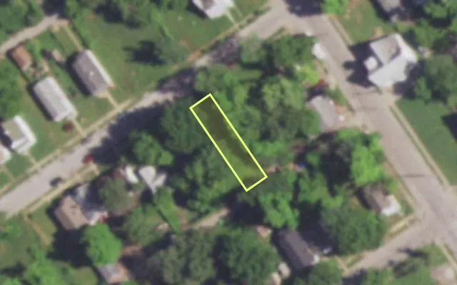 Aerial view of 4964 GENEVIEVE AV — vacant lot, St. Louis with approximate parcel outline