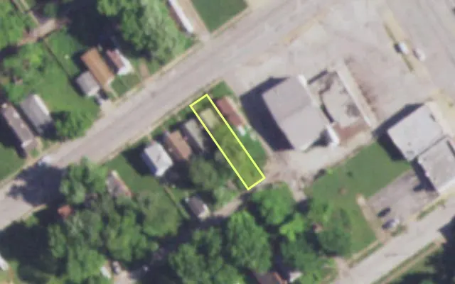 Aerial view of 5462 UNION BLVD — vacant lot, St. Louis with approximate parcel outline
