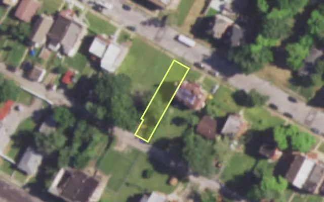Aerial view of 4554 LABADIE AV — vacant lot, St. Louis with approximate parcel outline