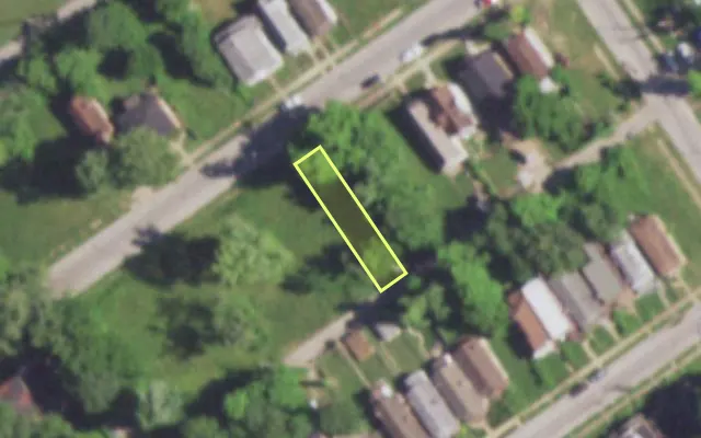 Aerial view of 5454 THRUSH AV — vacant lot, St. Louis with approximate parcel outline