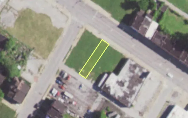 Aerial view of 5888 DR MARTIN LUTHER KING DR — vacant lot, St. Louis with approximate parcel outline