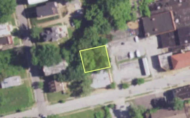 Aerial view of 8200 R CHURCH RD — vacant lot, St. Louis with approximate parcel outline