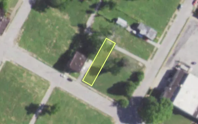 Aerial view of 5557 WABADA AV — vacant lot, St. Louis with approximate parcel outline