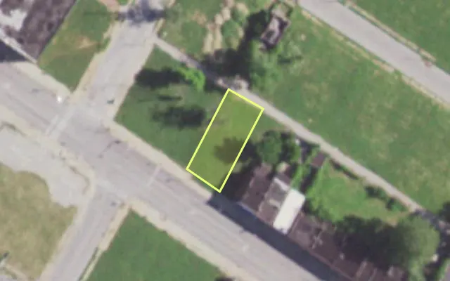 Aerial view of 5887 DR MARTIN LUTHER KING DR — vacant lot, St. Louis with approximate parcel outline