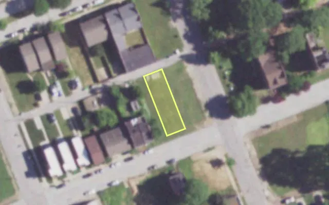 Aerial view of 1307 MONROE ST — vacant lot, St. Louis with approximate parcel outline