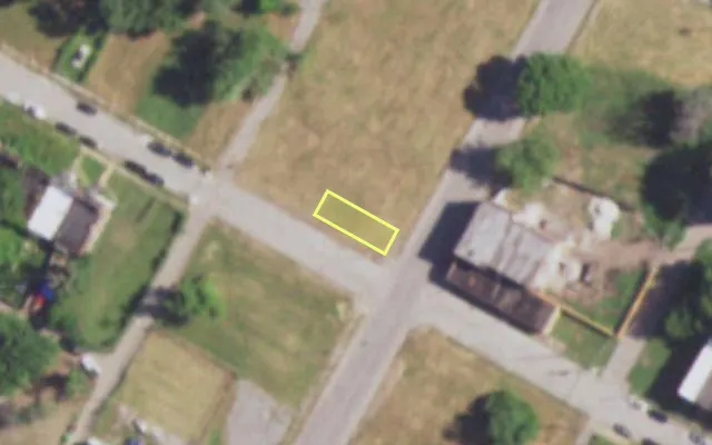 Aerial view of 2601 N TAYLOR AV — vacant lot, St. Louis with approximate parcel outline