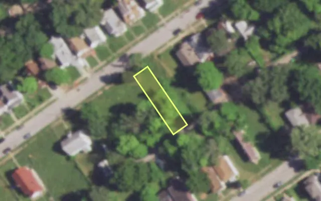Aerial view of 4934 GENEVIEVE AV — vacant lot, St. Louis with approximate parcel outline
