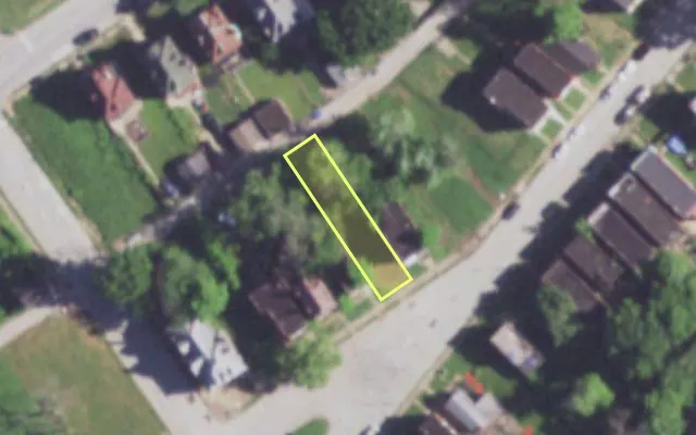 Aerial view of 1951 ALICE AV — vacant lot, St. Louis with approximate parcel outline