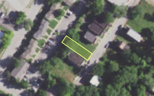 Aerial view of 1275 AMHERST PL — vacant lot, St. Louis with approximate parcel outline