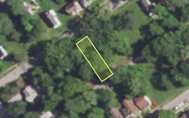 Aerial view of 5028 PLOVER AV — vacant lot, St. Louis with approximate parcel outline