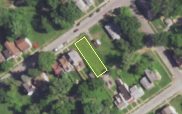 Aerial view of 5062 THRUSH AV — vacant lot, St. Louis with approximate parcel outline