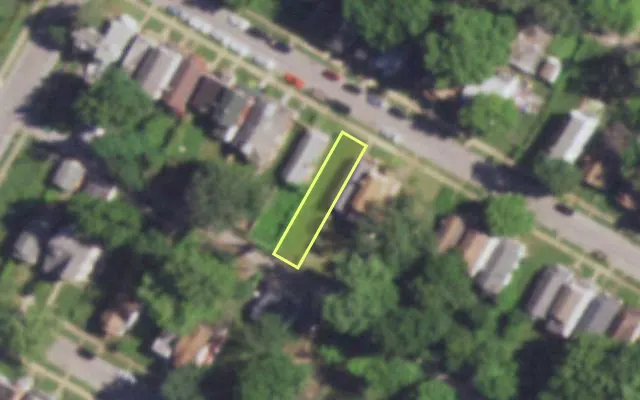 Aerial view of 6048 THEKLA AV — vacant lot, St. Louis with approximate parcel outline