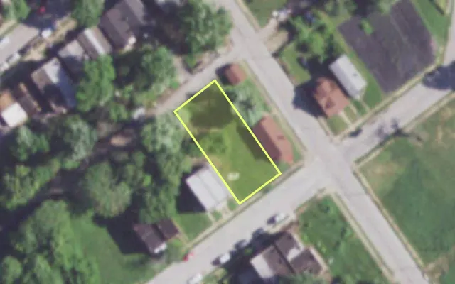 Aerial view of 1505 DESOTO AV — vacant lot, St. Louis with approximate parcel outline
