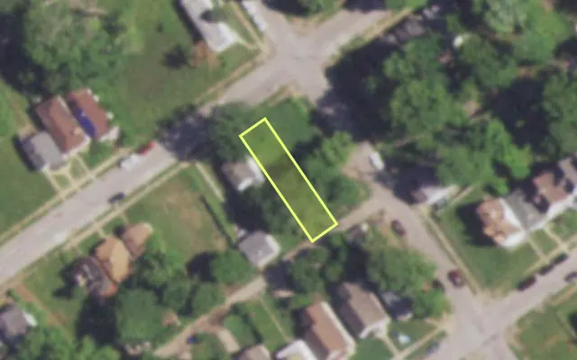 Aerial view of 4776 THRUSH AV — vacant lot, St. Louis with approximate parcel outline