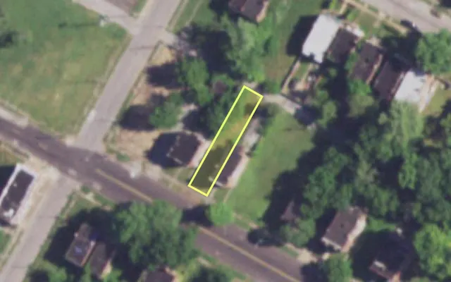 Aerial view of 4273 ST LOUIS AV — vacant lot, St. Louis with approximate parcel outline