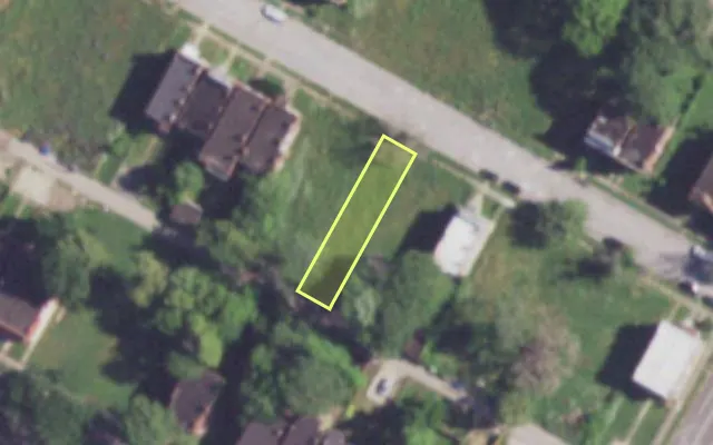 Aerial view of 3828 LABADIE AV — vacant lot, St. Louis with approximate parcel outline