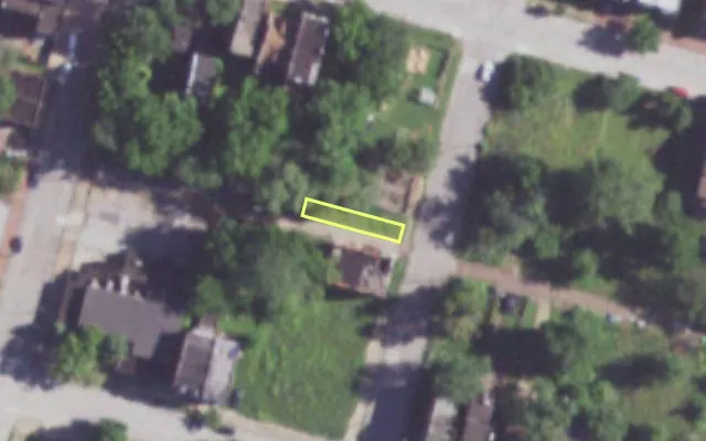 Aerial view of 2917 N 13TH ST — vacant lot, St. Louis with approximate parcel outline
