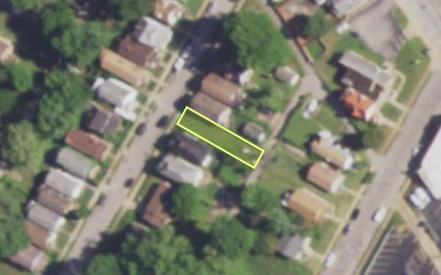 Aerial view of 5736 ERA AV — vacant lot, St. Louis with approximate parcel outline