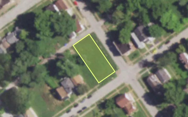 Aerial view of 4779 PLOVER AV — vacant lot, St. Louis with approximate parcel outline
