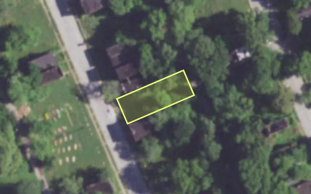 Aerial view of 4402 N 20TH ST — vacant lot, St. Louis with approximate parcel outline