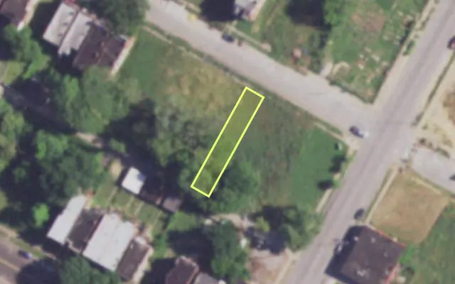Aerial view of 3914 LABADIE AV — vacant lot, St. Louis with approximate parcel outline