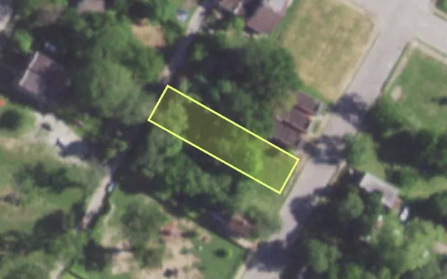 Aerial view of 1949 BELT AV — vacant lot, St. Louis with approximate parcel outline
