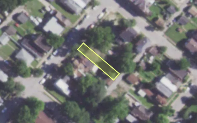 Aerial view of 7812 MINNESOTA AV — vacant lot, St. Louis with approximate parcel outline