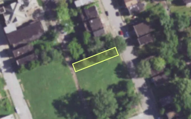 Aerial view of 4019 N FLORISSANT AV — vacant lot, St. Louis with approximate parcel outline