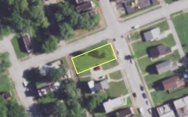 Aerial view of 3943 N 25TH ST — vacant lot, St. Louis with approximate parcel outline