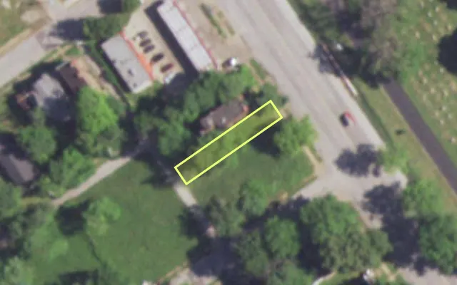 Aerial view of 5708 W FLORISSANT AV — vacant lot, St. Louis with approximate parcel outline