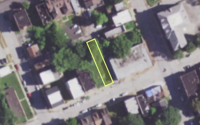 Aerial view of 1513 MALLINCKRODT ST — vacant lot, St. Louis with approximate parcel outline