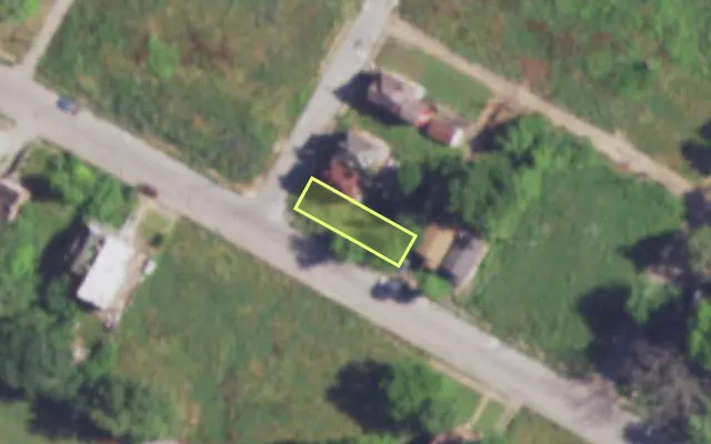 Aerial view of 3000 VINE GROVE AV — vacant lot, St. Louis with approximate parcel outline