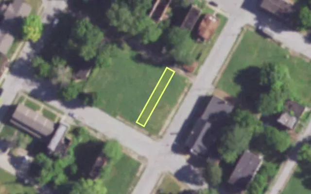 Aerial view of 3005 KOSSUTH AV — vacant lot, St. Louis with approximate parcel outline