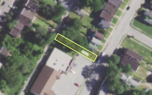 Aerial view of 1923 ARLINGTON AV — vacant lot, St. Louis with approximate parcel outline