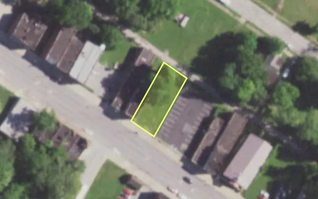 Aerial view of 5701 DR MARTIN LUTHER KING DR — vacant lot, St. Louis with approximate parcel outline