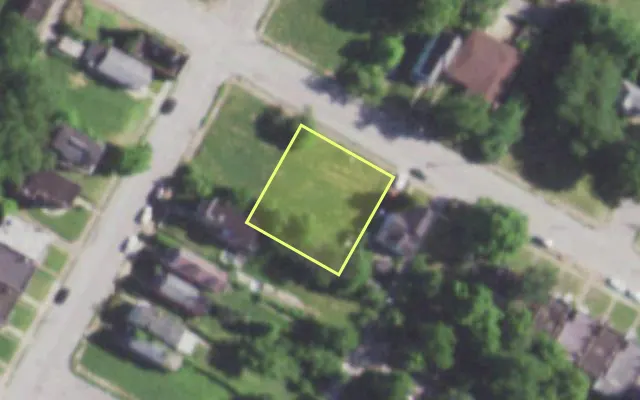Aerial view of 5380 WABADA AV — vacant lot, St. Louis with approximate parcel outline
