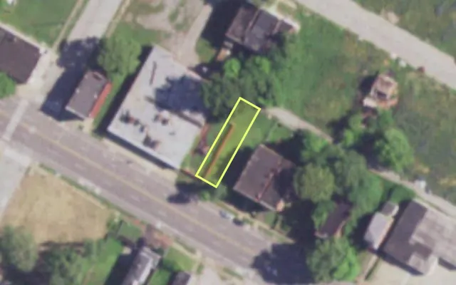 Aerial view of 3735 PAGE BLVD — vacant lot, St. Louis with approximate parcel outline