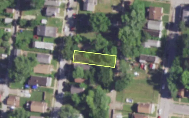 Aerial view of 8938 EDNA ST — vacant lot, St. Louis with approximate parcel outline