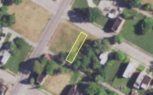Aerial view of 3860 LINCOLN AV — vacant lot, St. Louis with approximate parcel outline