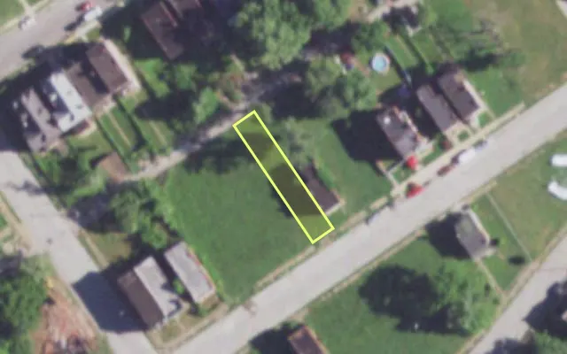 Aerial view of 2033 ALICE AV — vacant lot, St. Louis with approximate parcel outline