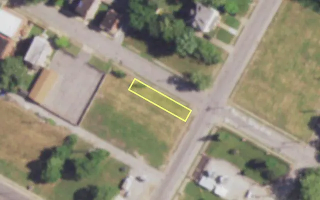 Aerial view of 1525 N TAYLOR AV — vacant lot, St. Louis with approximate parcel outline