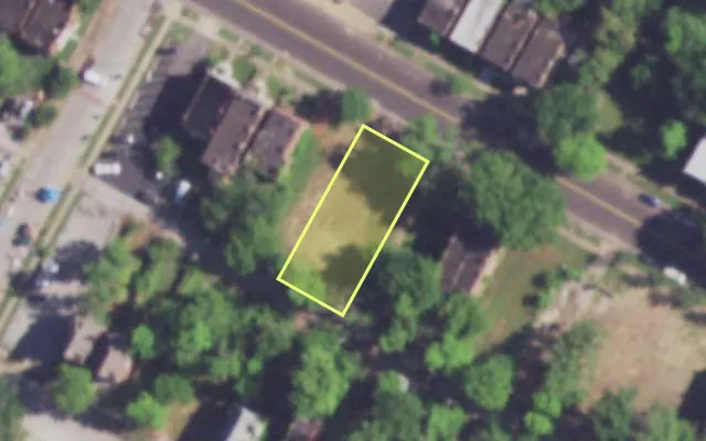 Aerial view of 3948 ST LOUIS AV — vacant lot, St. Louis with approximate parcel outline