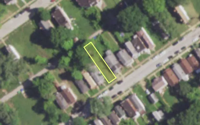 Aerial view of 5055 CLAXTON AV — vacant lot, St. Louis with approximate parcel outline