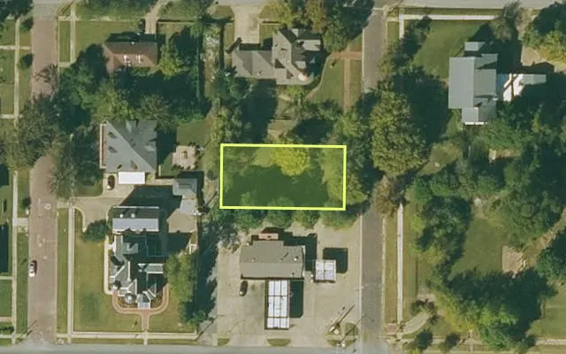 Aerial view of PHILLIPS County parcel 704-00790-000 — Arkansas post-auction with approximate parcel outline