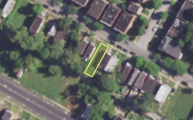 Aerial view of 4244 W PENROSE ST — vacant lot, St. Louis with approximate parcel outline