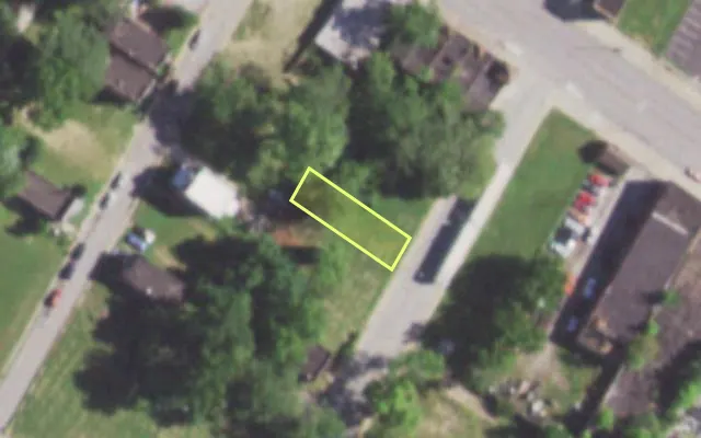 Aerial view of 1485 BLACKSTONE AV — vacant lot, St. Louis with approximate parcel outline