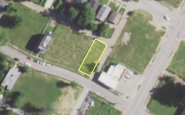 Aerial view of 5815 ROOSEVELT PL — vacant lot, St. Louis with approximate parcel outline